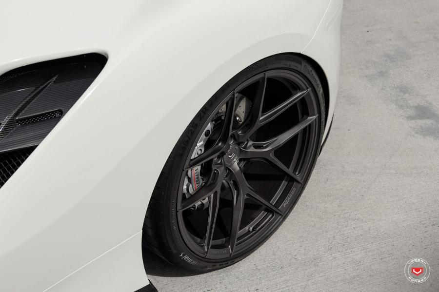 Колеса Ferrari 488 GTB on Vossen Wheels (S21-01) 2019 года  (фото 15 из 52)